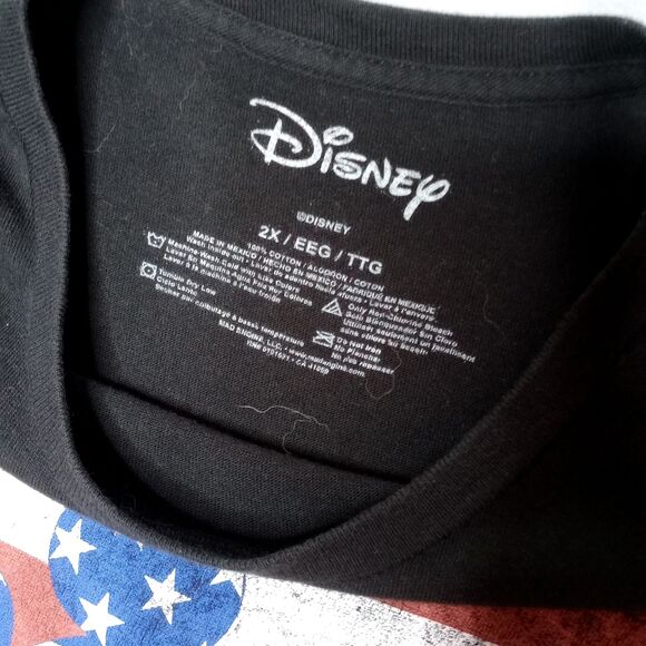 ⭐ Disney Patriotic Mickey Mouse Graphic Black Crewneck Short Sleeve T Shirt 2X - Picture 6 of 6